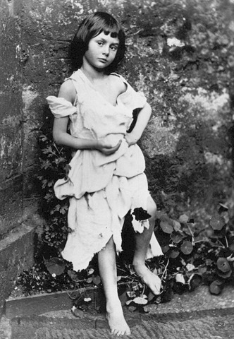 Alice Liddell, fotografiert von Charles Dodgson, 1858