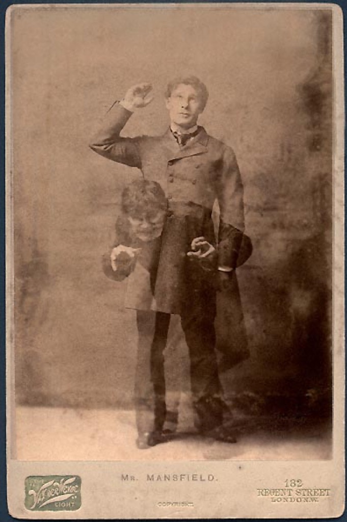Richard Mansfield, der Jekyll und Hyde ab 1887 auf der Bühne spielte — Foto Henry Van der Weyde